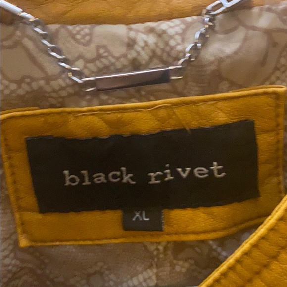 BOGO!!! Women Faux Leather Jacket - Picture 2 of 4